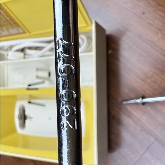 MCM Vintage Sears Roebuck Wall Mount / 2 Blades / Cord NO Mixer Harvest Yellow - Picture 7 of 13